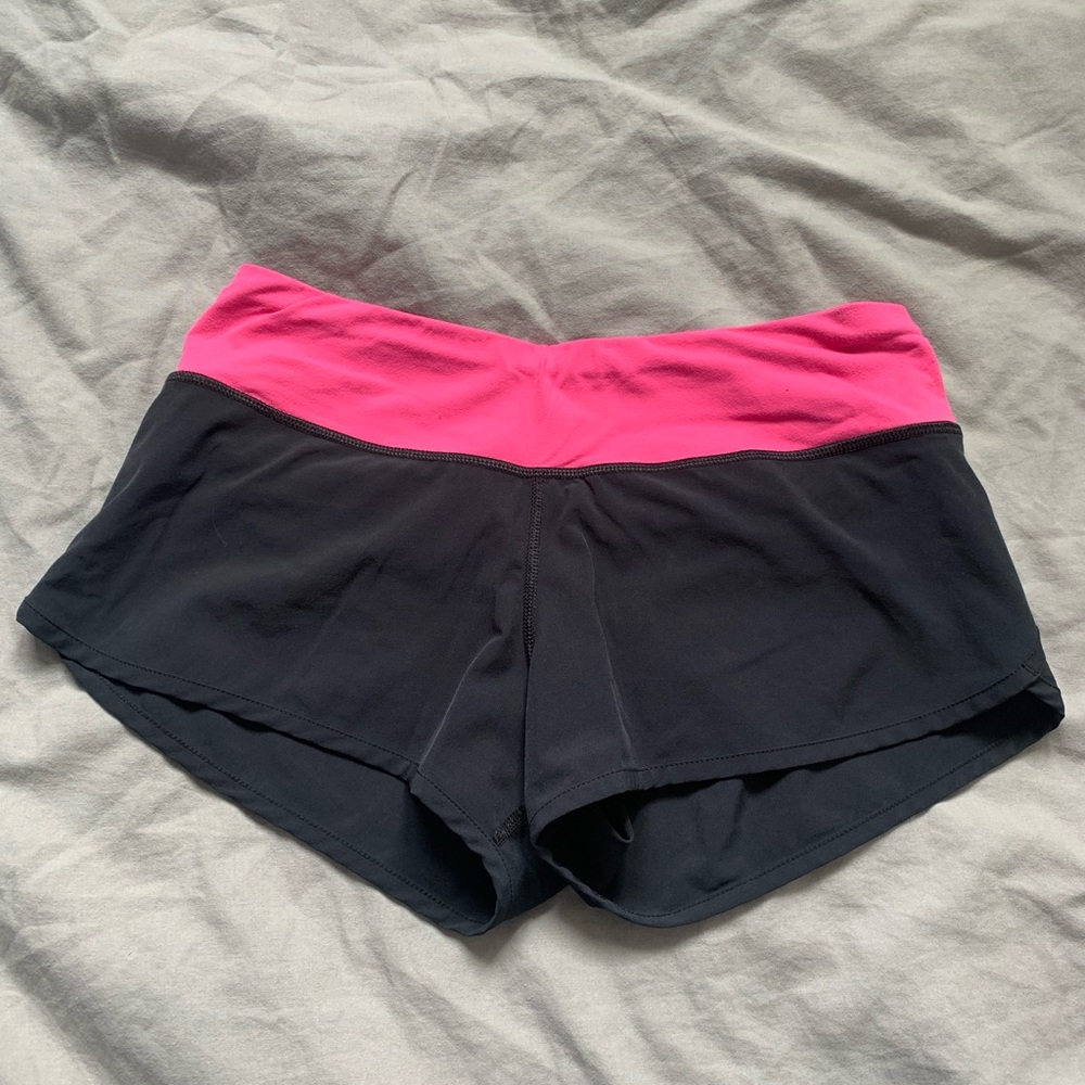 Black speed up low rise lined lululemon short with pink band